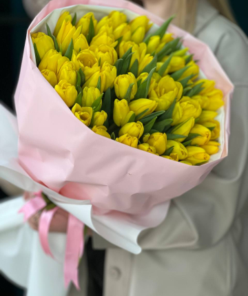 Букет из желтых тюльпанов - 55 шт